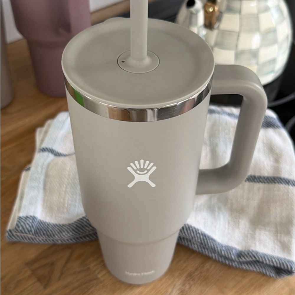 Hydro Flask Silver and Gray Mug with Straw